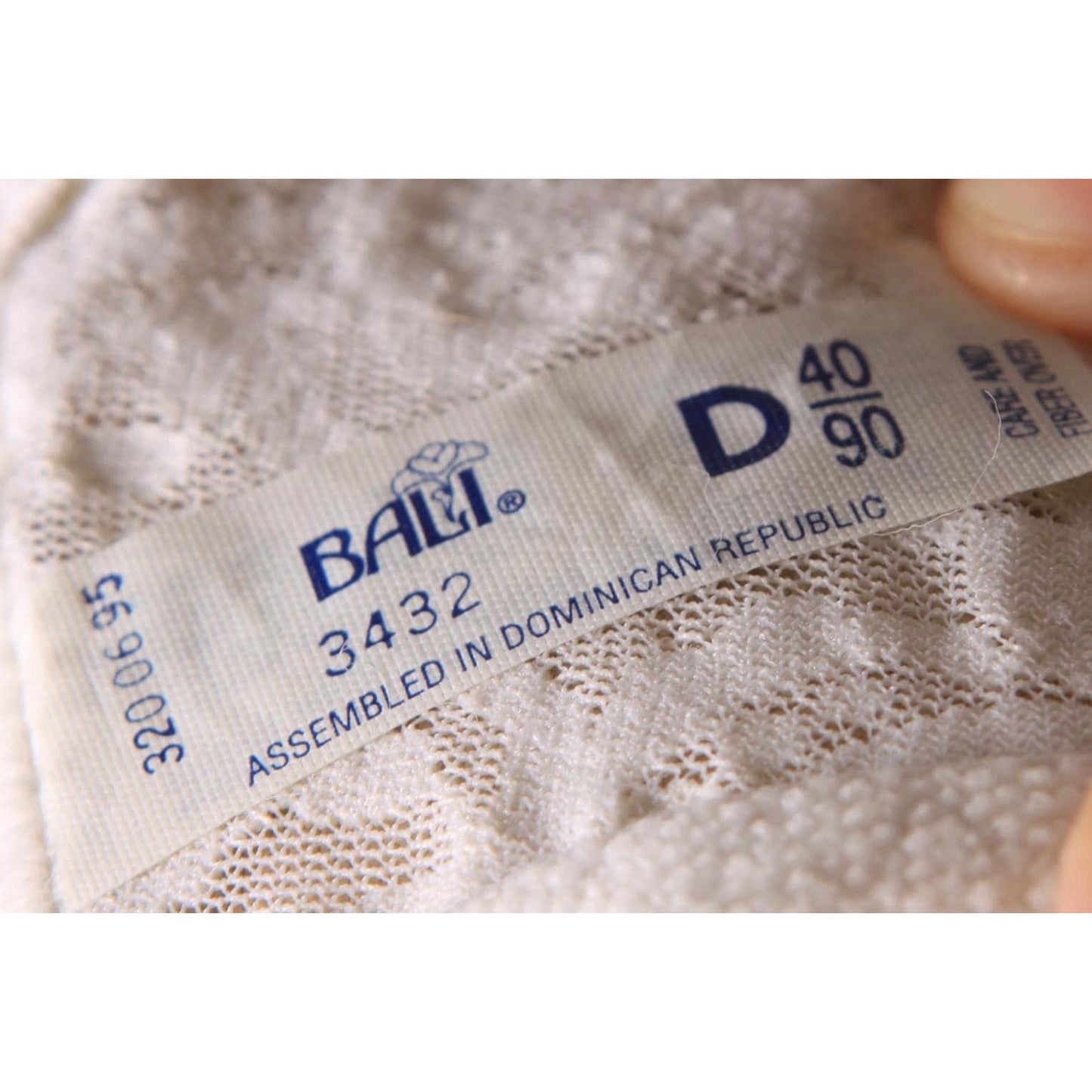 1980s Sheer White Floral Lace Bow Detail Bra by Bali-40D