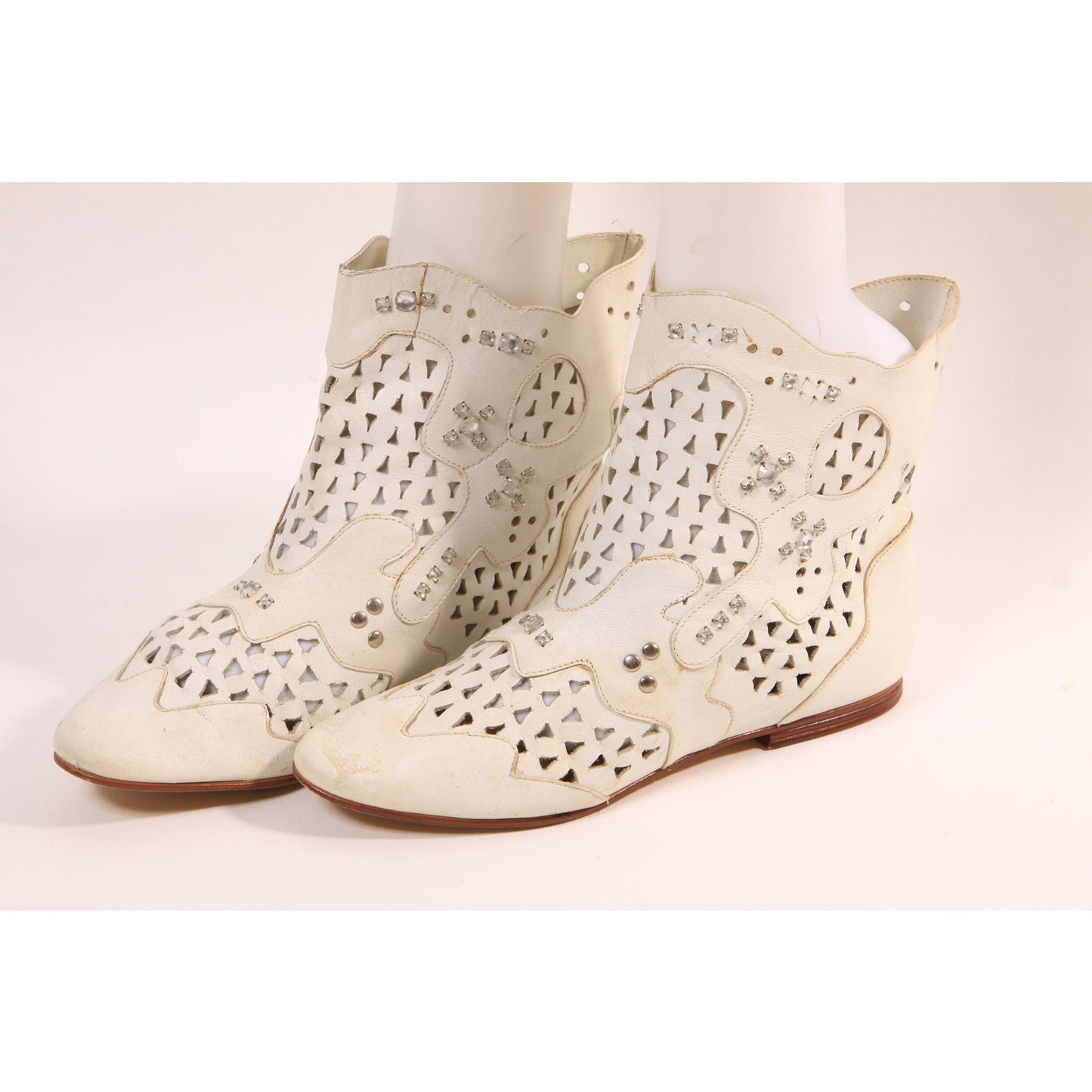 1980s White Leather Bedazzled Rhinestone Slip On Cowgirl Ankle Boots by Q-Thrill -Size 6 1/2