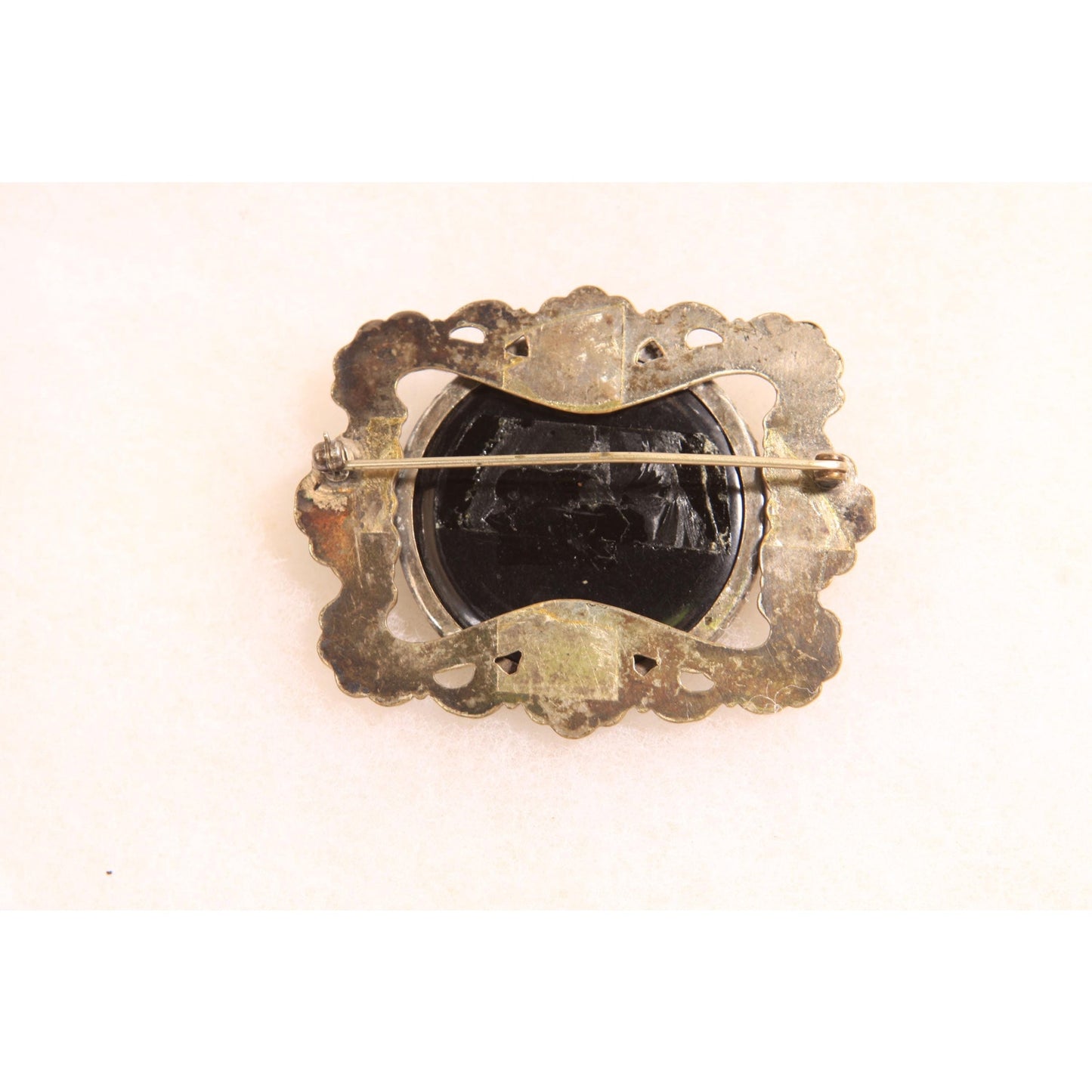 1940s 1950s Black and White Cameo Silver Tone Metal Brooch