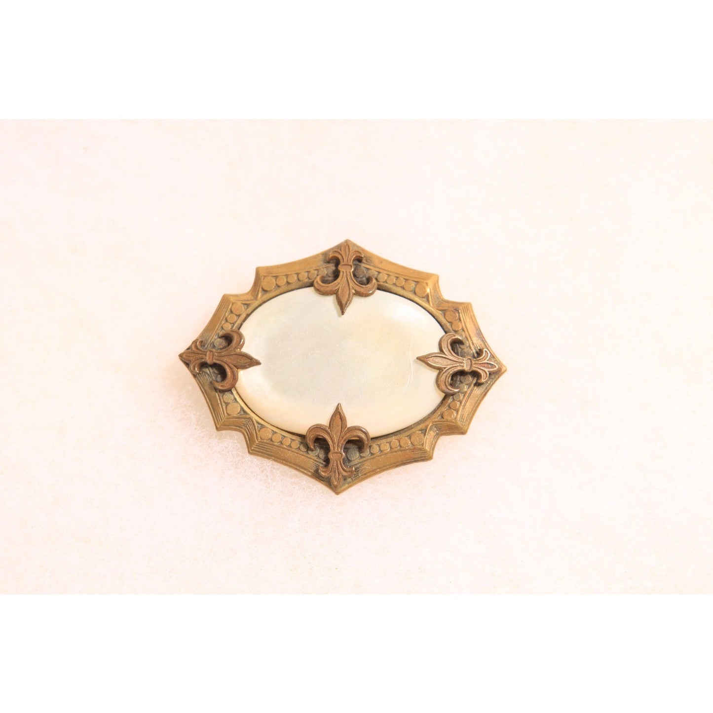 Antique 1800s Victorian Mother of Pearl and Gold Tone Metal Fleur-de-lis Brooch