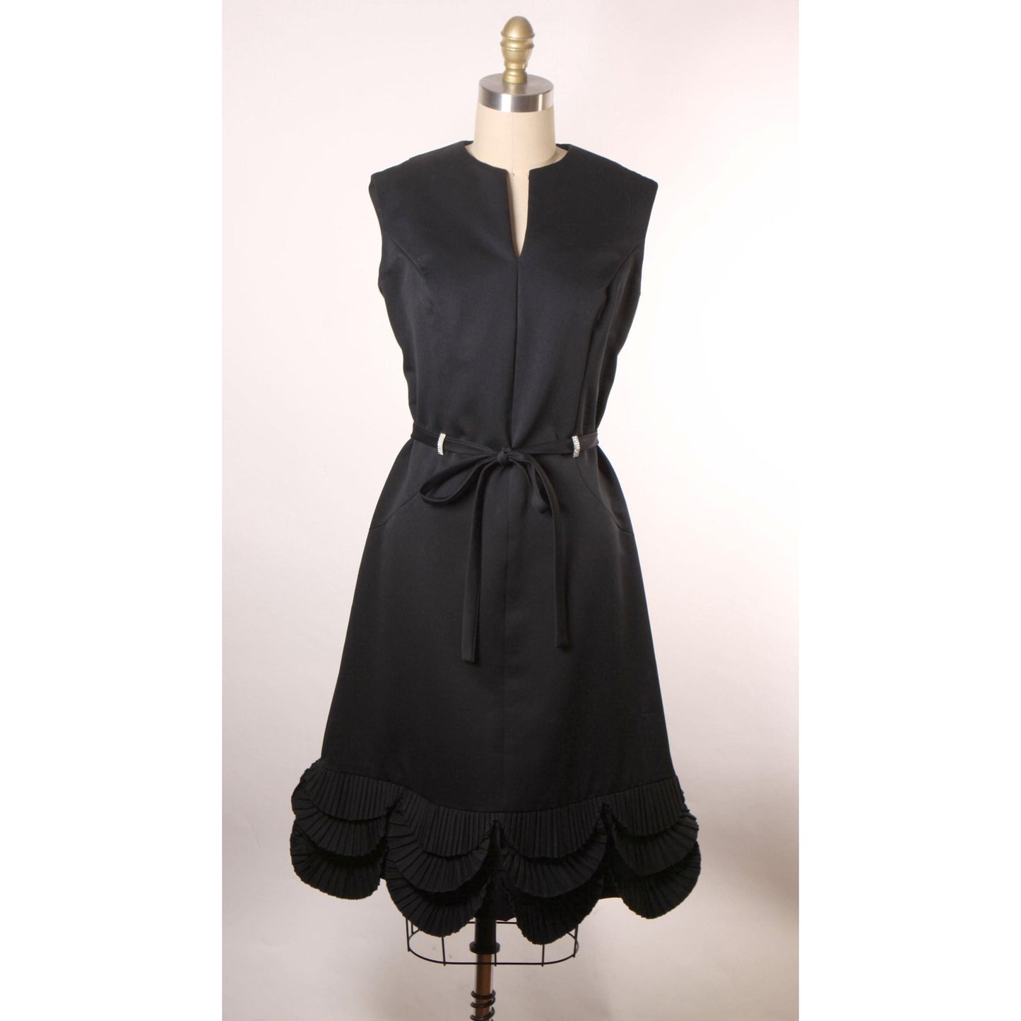 1960s Black Sleeveless V Neck Ruffle Scalloped Hem Rhinestone Detail Belted Formal Cocktail Dress -M