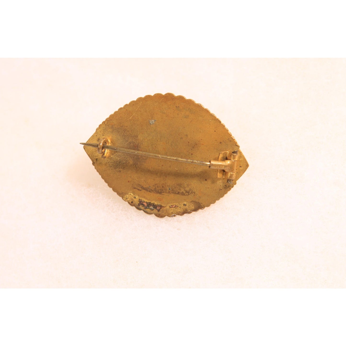 Antique Victorian 1800s Gold Tone Metal Oval Brooch