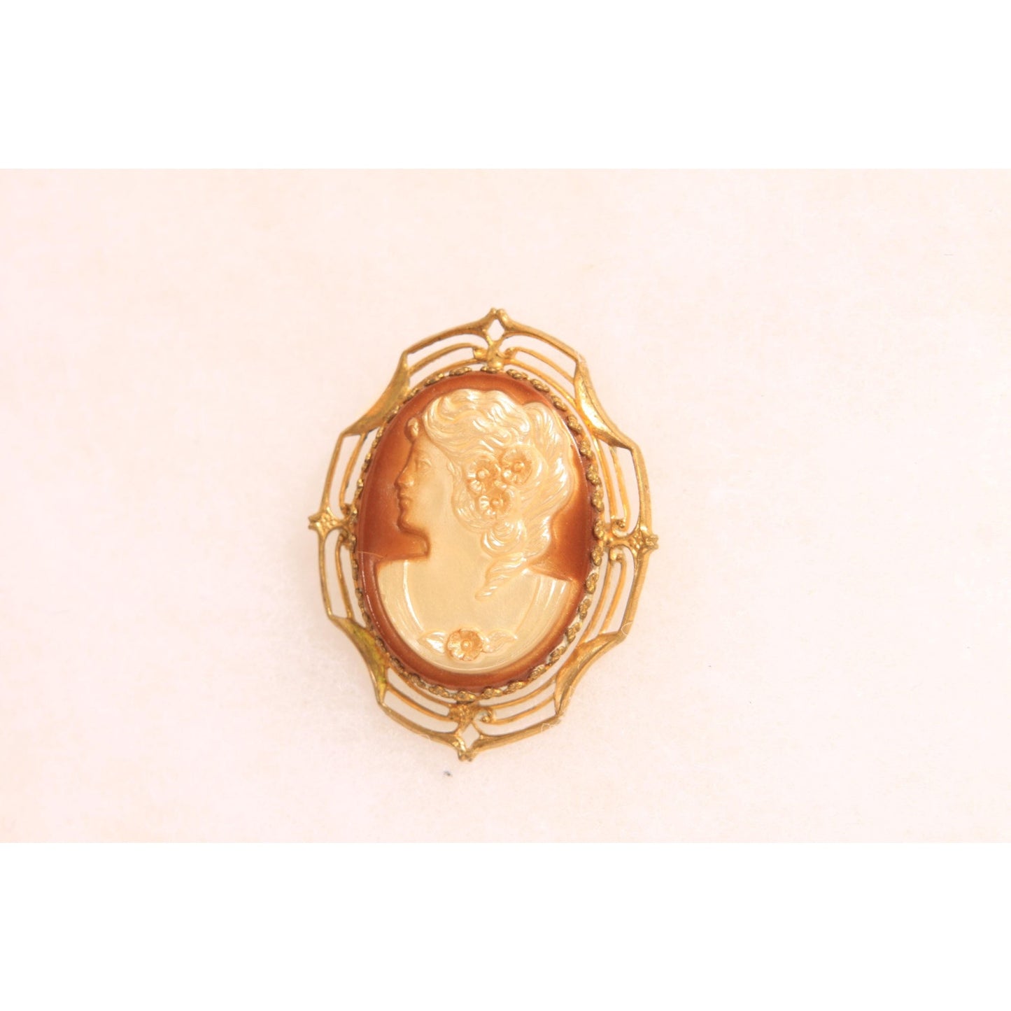 1930s 1940s Gold Tone Metal, Reddish Brown and Cream Cameo Brooch