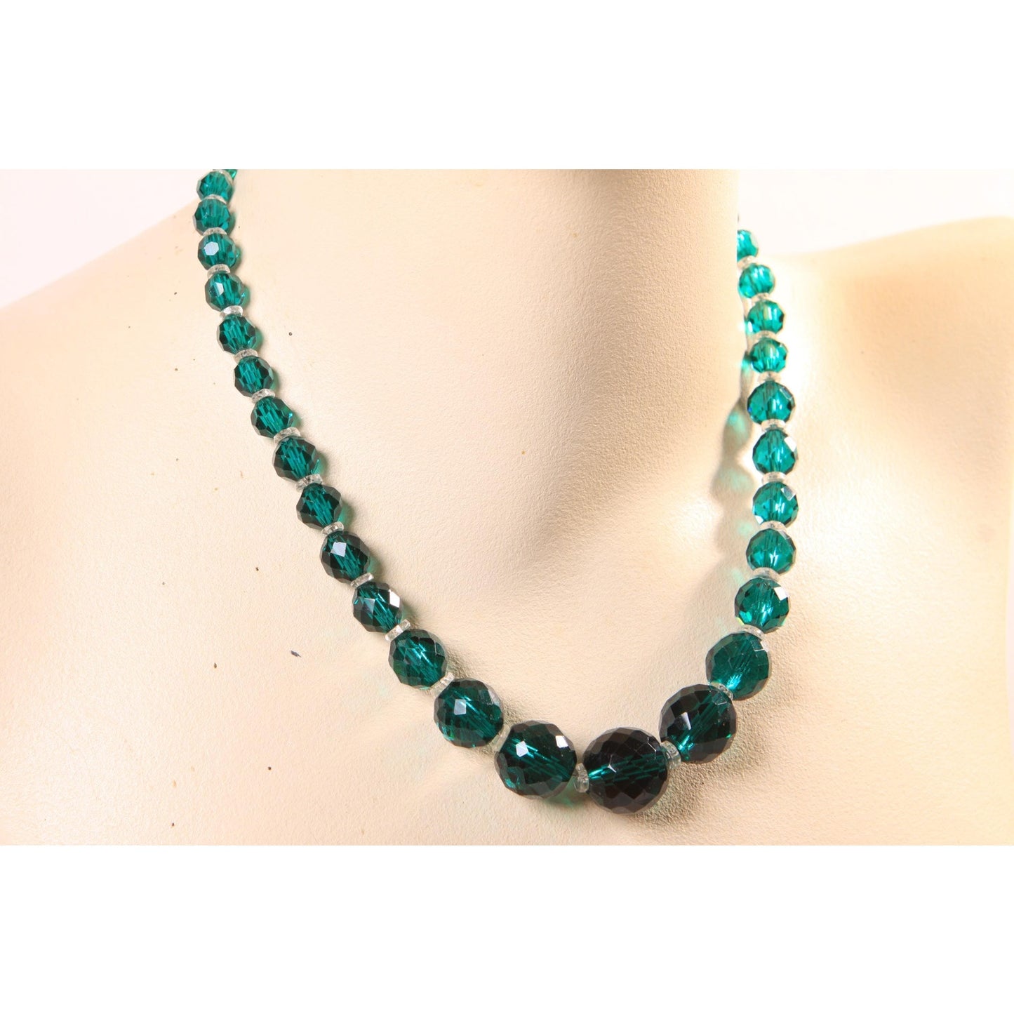 1950s Emerald Green and Clear Glass Faceted Graduated Formal Beaded Necklace