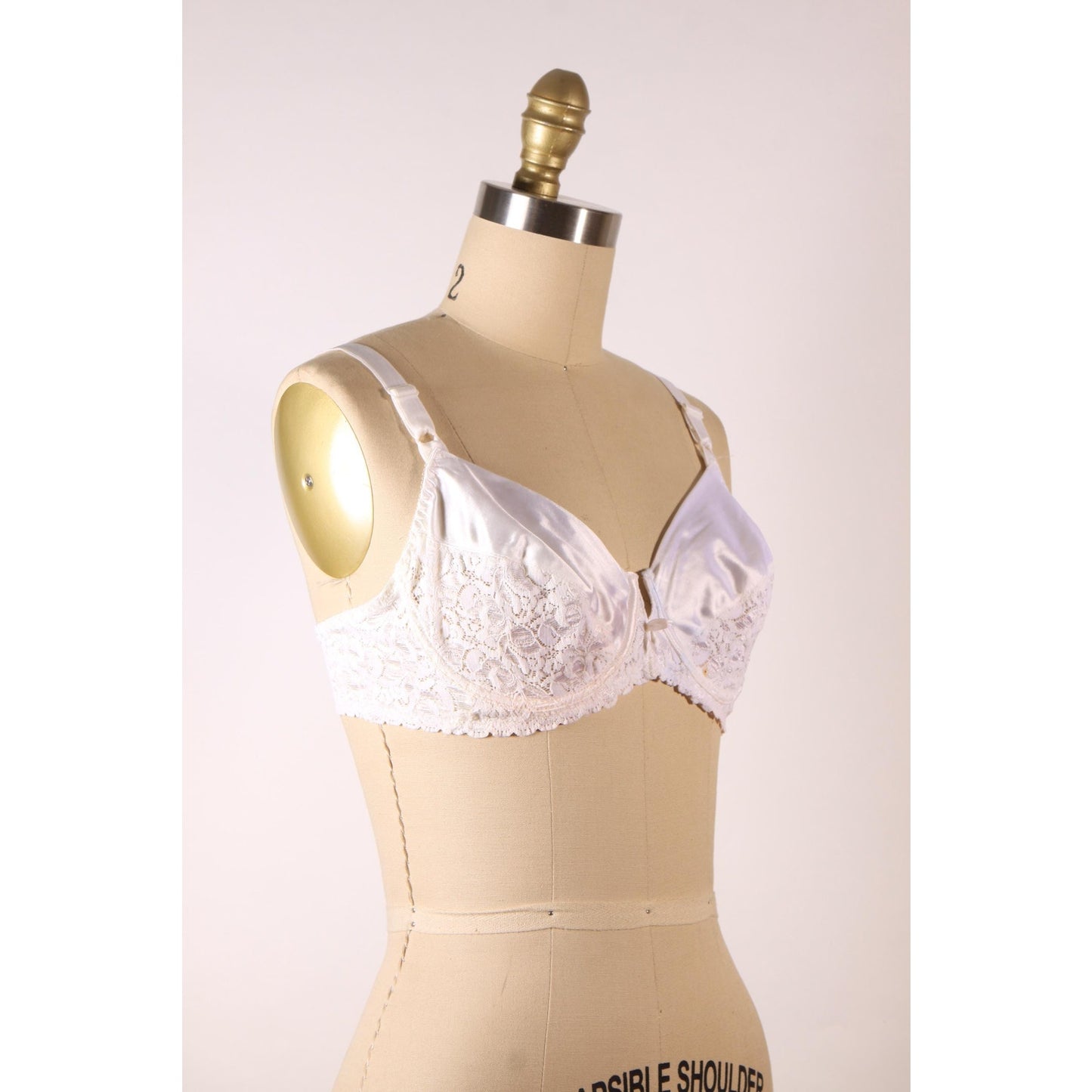 1970s 1980s White Sheer Floral Lace Bow Detail Bra by Rendezvous Maidenform-38B