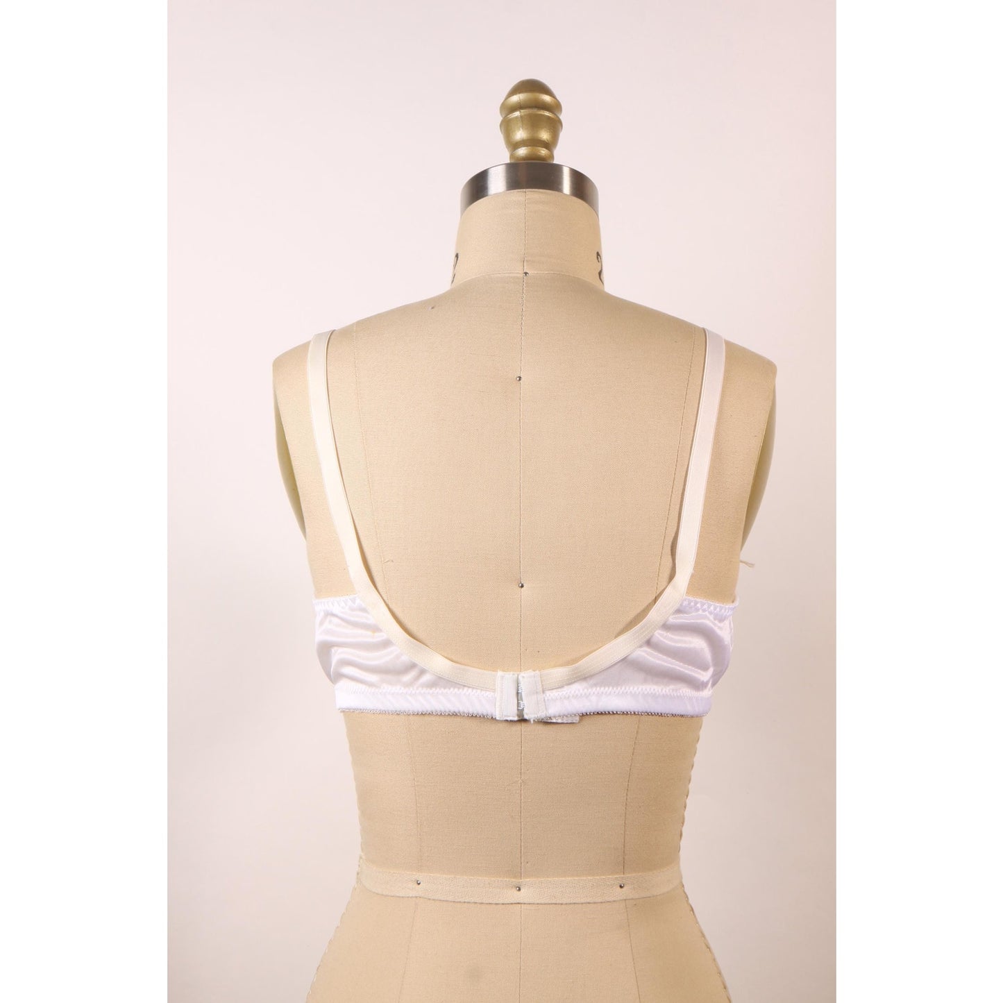 1970s 1980s White Sheer Floral Lace Trim Bow Detail Bra by Bali-38B
