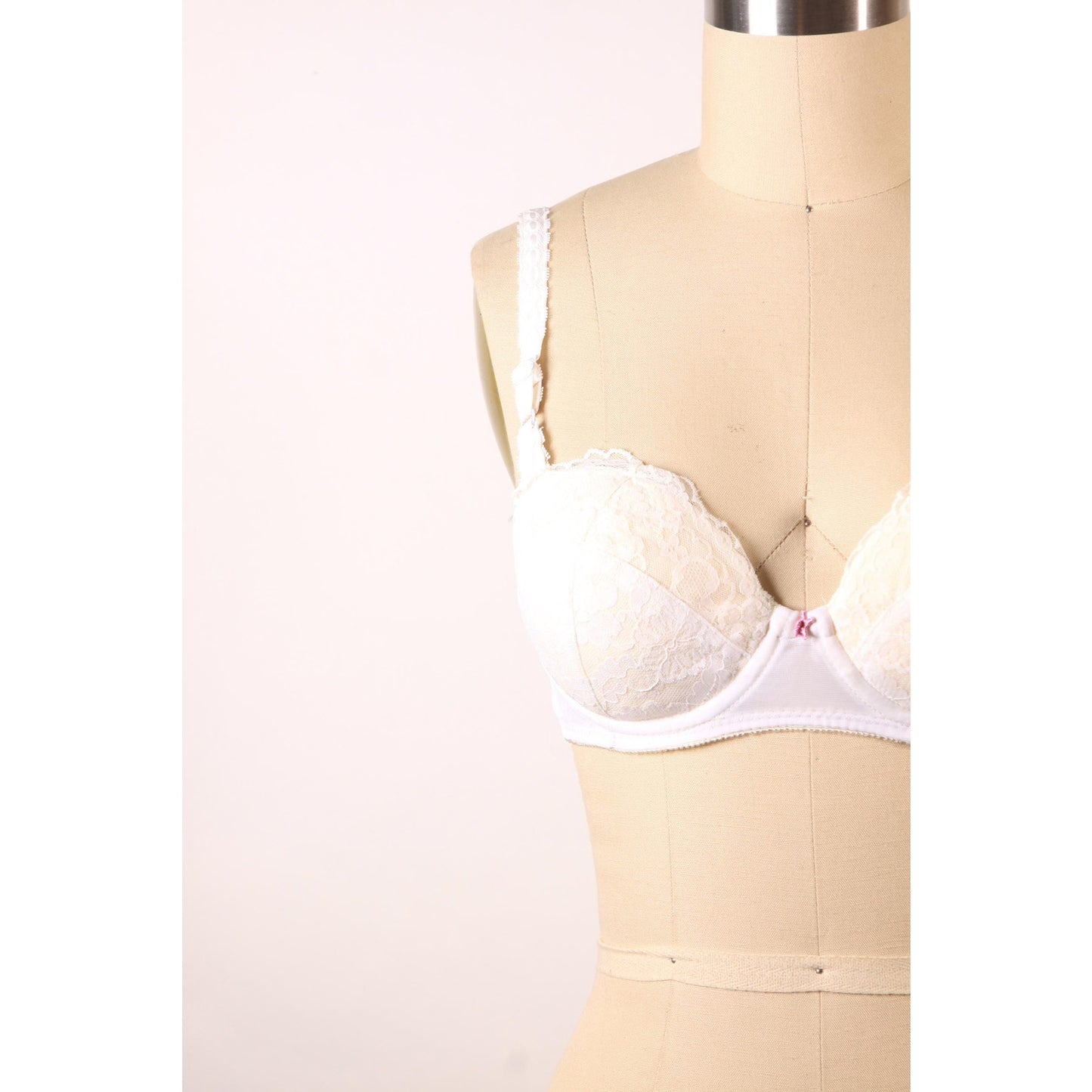 1970s White Padded Cup Floral Lace Pink Star Detail Bra by Fredericks of Hollywood-36B and 36C