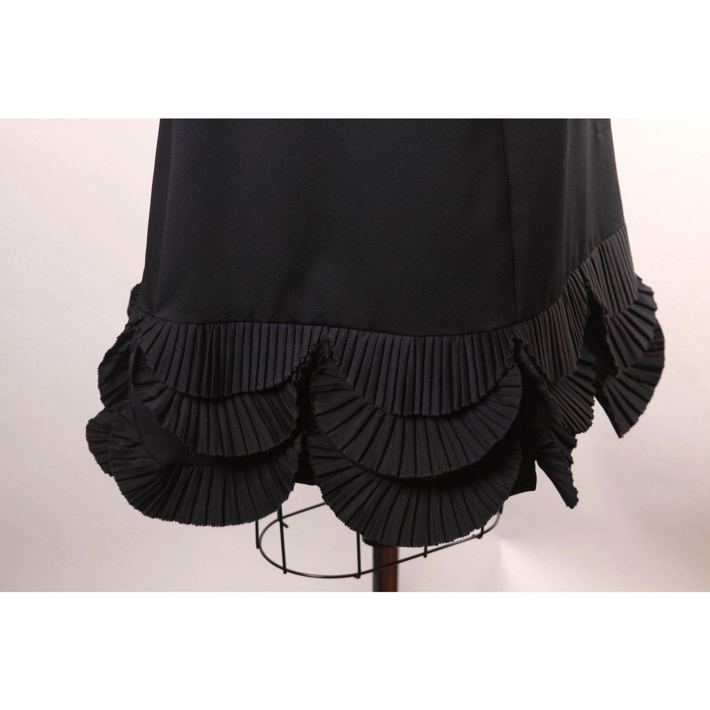 1960s Black Sleeveless V Neck Ruffle Scalloped Hem Rhinestone Detail Belted Formal Cocktail Dress -M
