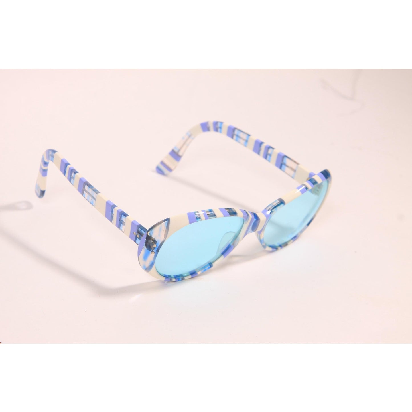 1960s Blue, White and Clear Plastic Round Circle Mod Blue Tint Lens France Sunglasses