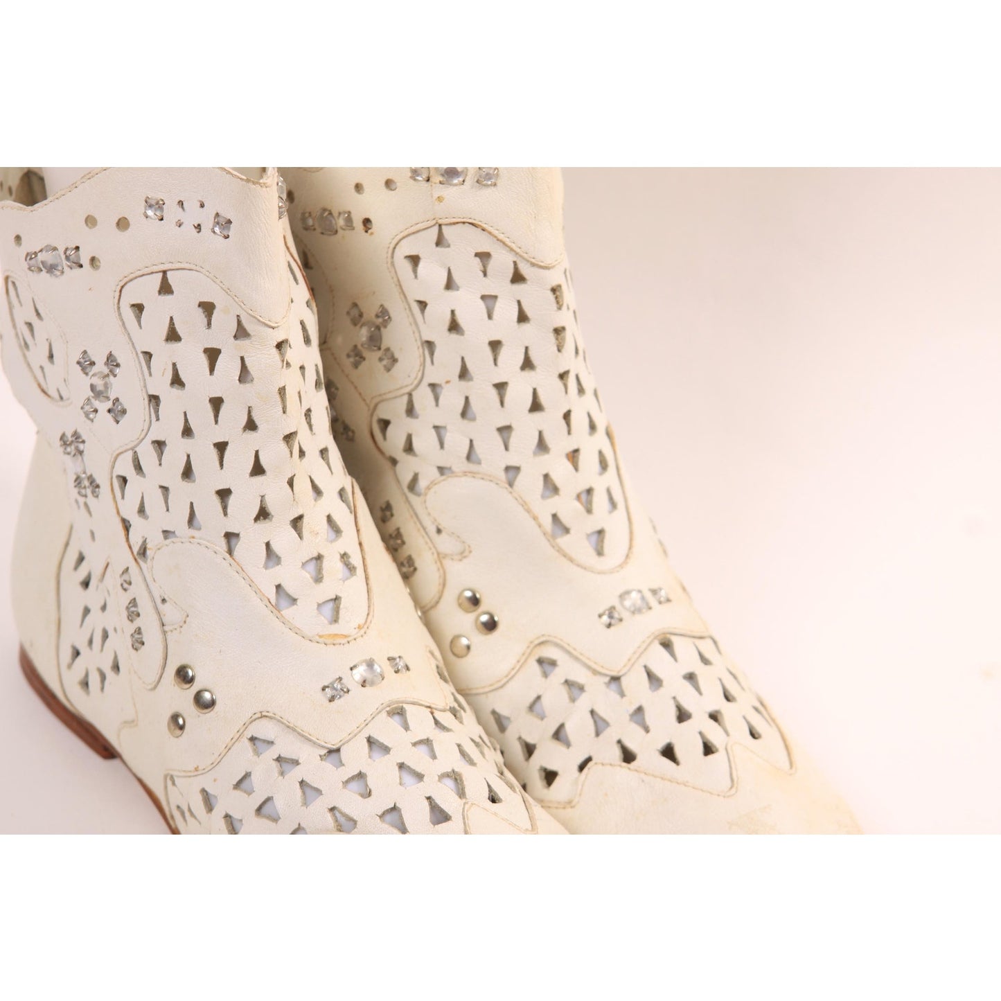1980s White Leather Bedazzled Rhinestone Slip On Cowgirl Ankle Boots by Q-Thrill -Size 6 1/2