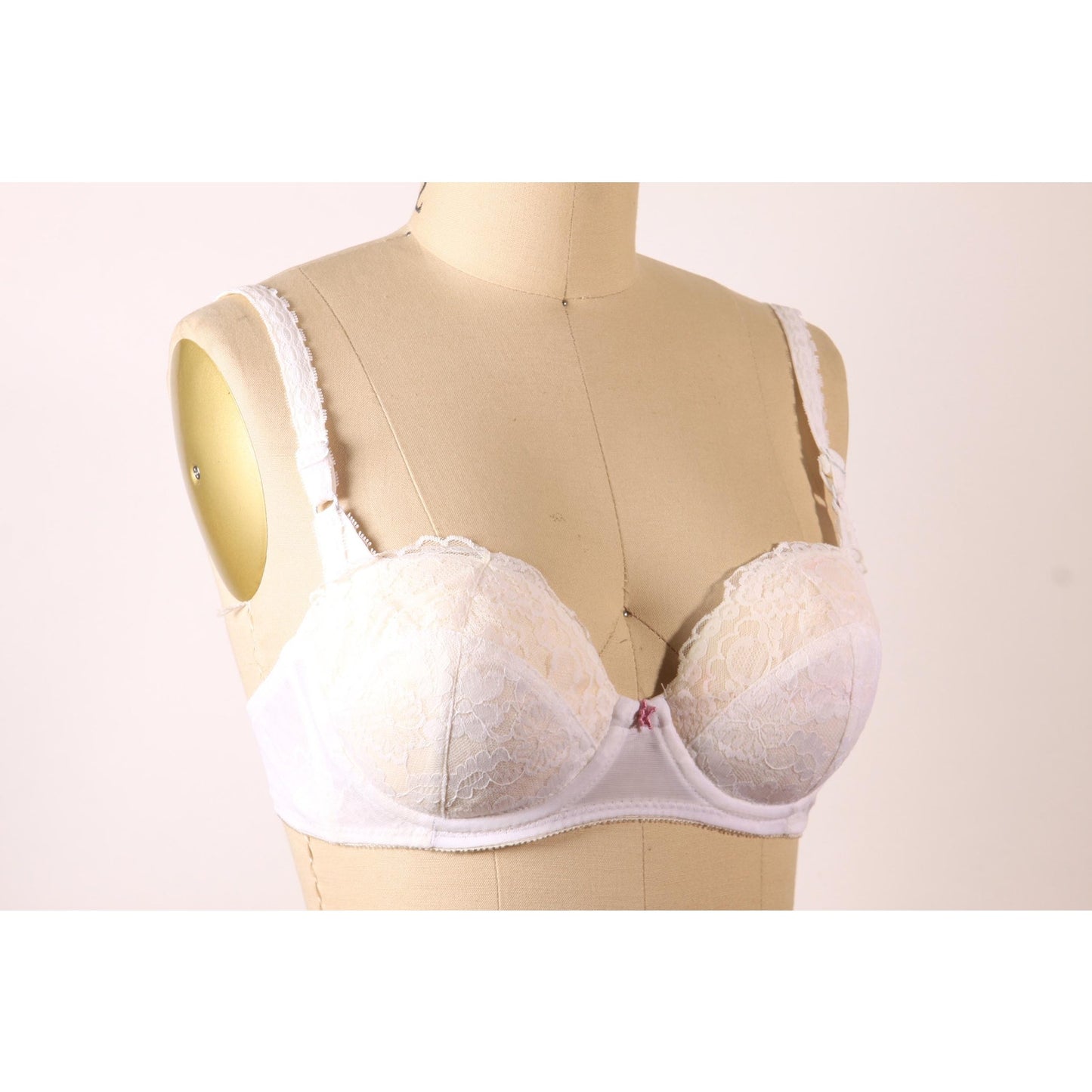 1970s White Padded Cup Floral Lace Pink Star Detail Bra by Fredericks of Hollywood-36B and 36C