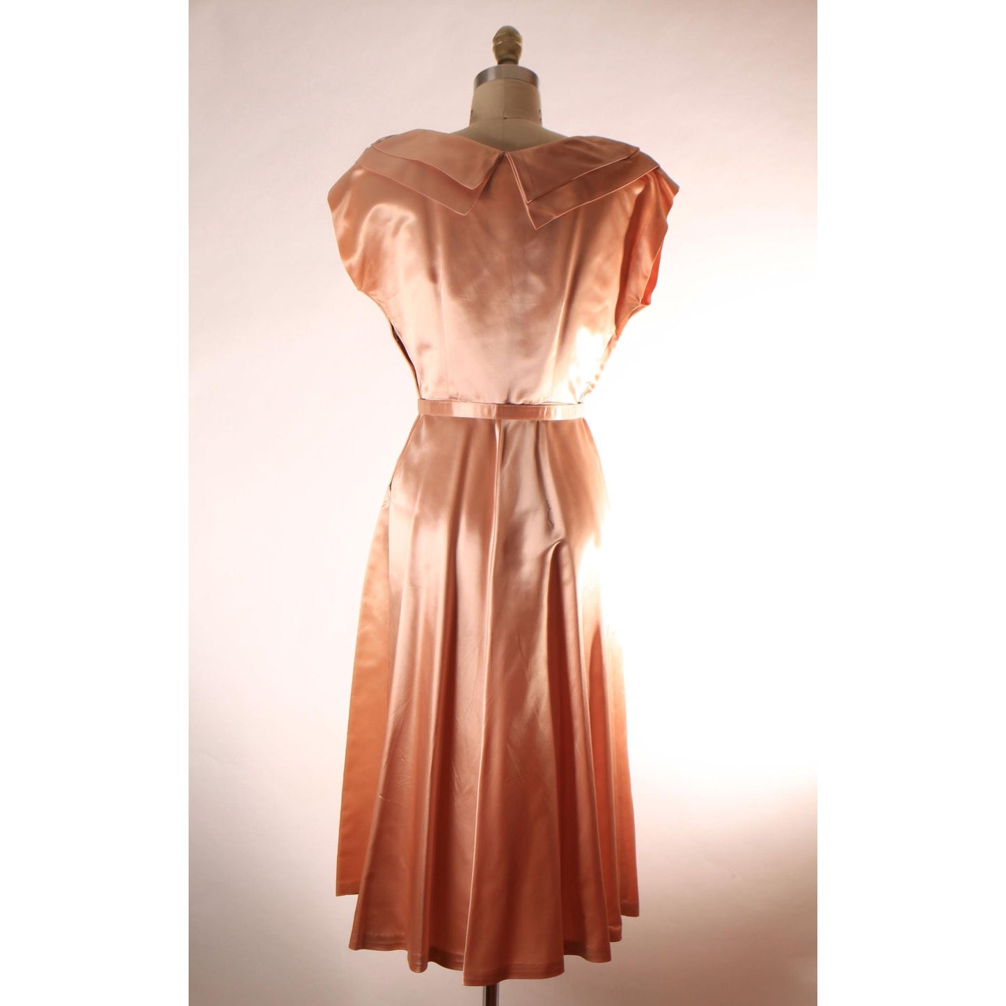 1940s Light Pink Nude Tone Satin Short Sleeve Belted Fit and Flare Dress -S