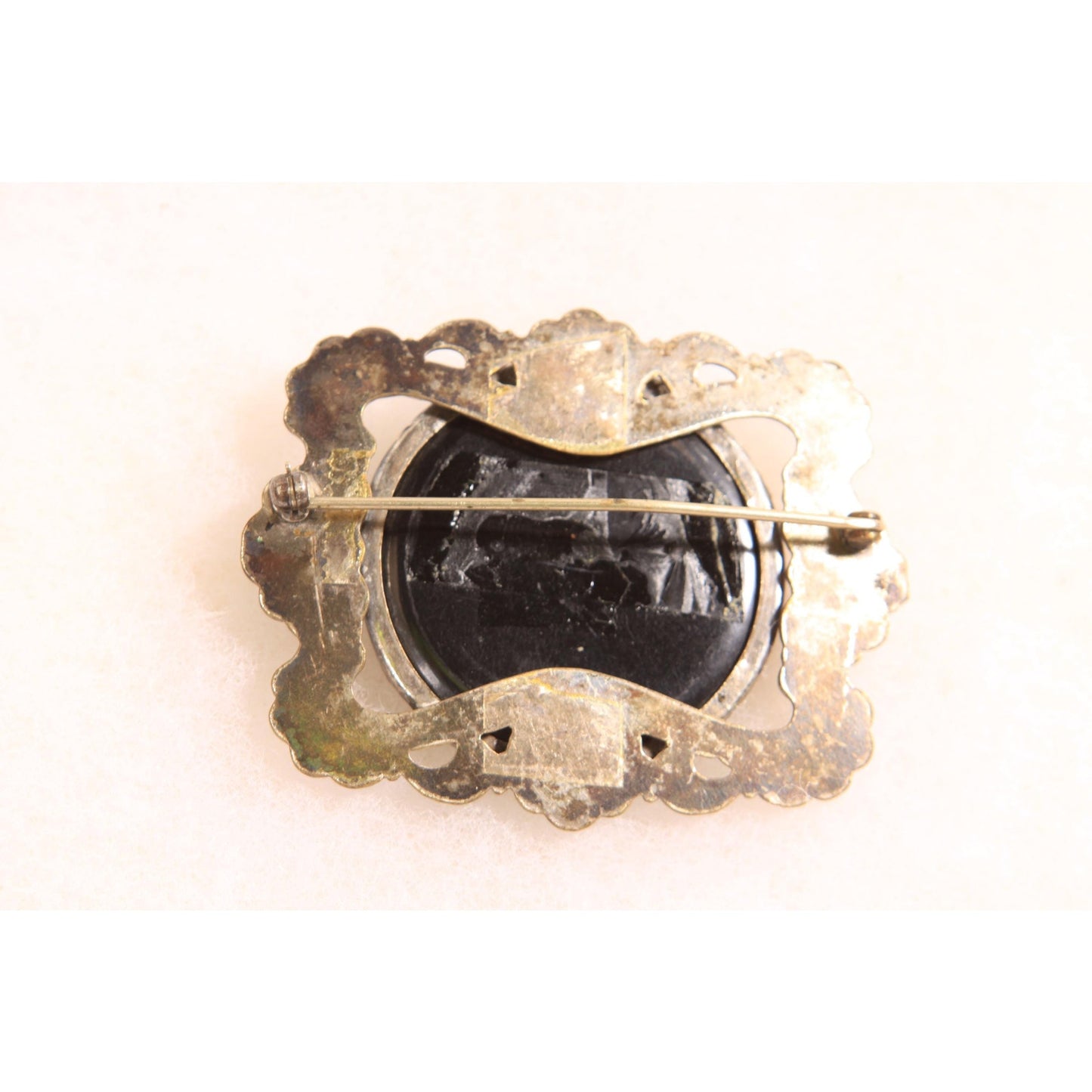 1940s 1950s Black and White Cameo Silver Tone Metal Brooch