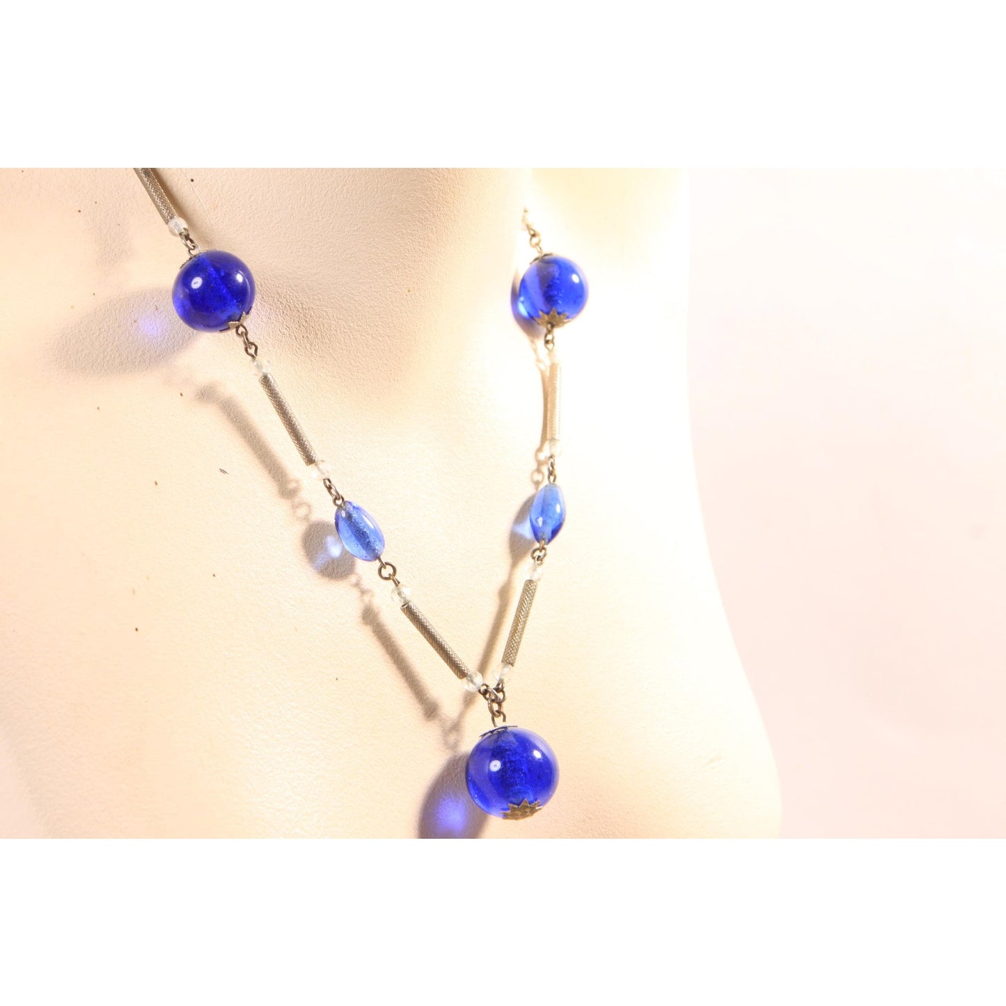Vintage Clear Blue Glass Orb Circle Drop Pendant Silver Tone Metal Beaded Necklace