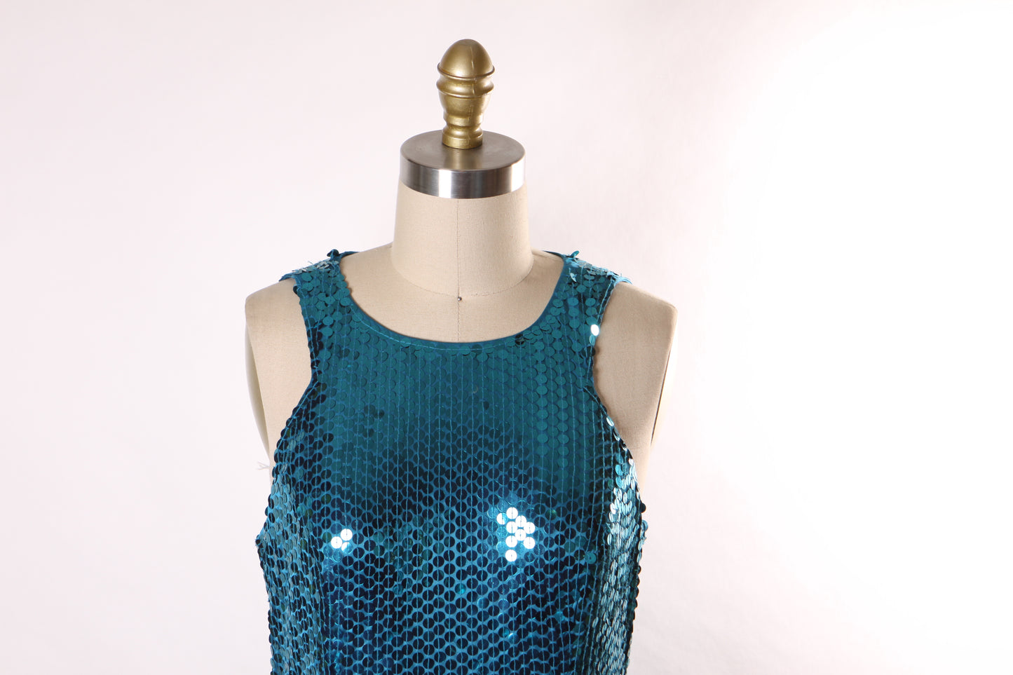 Late 1980s Early 1990s Blue Sequin Sleeveless Full Length Keyhole Back Formal Prom Dress by Adrianna Papell -L