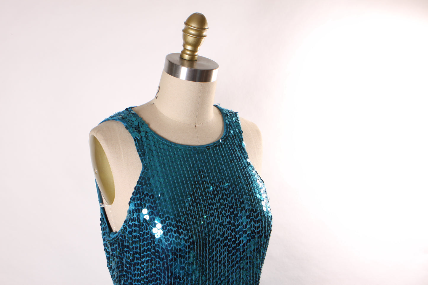 Late 1980s Early 1990s Blue Sequin Sleeveless Full Length Keyhole Back Formal Prom Dress by Adrianna Papell -L