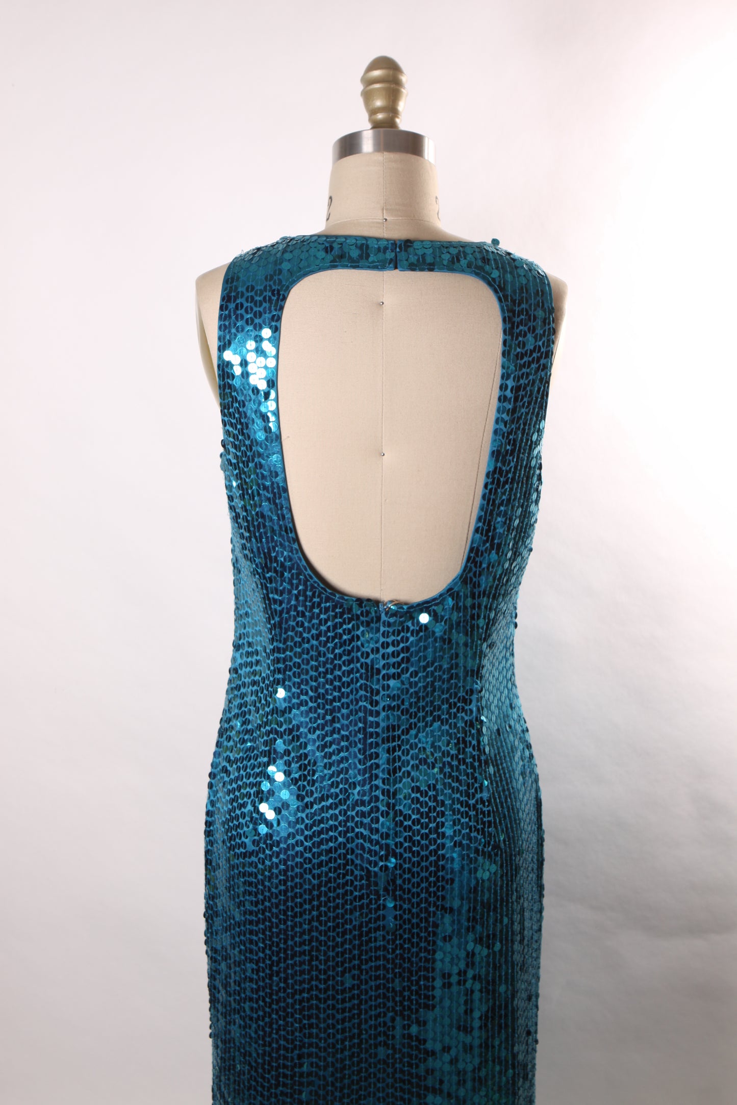 Late 1980s Early 1990s Blue Sequin Sleeveless Full Length Keyhole Back Formal Prom Dress by Adrianna Papell -L