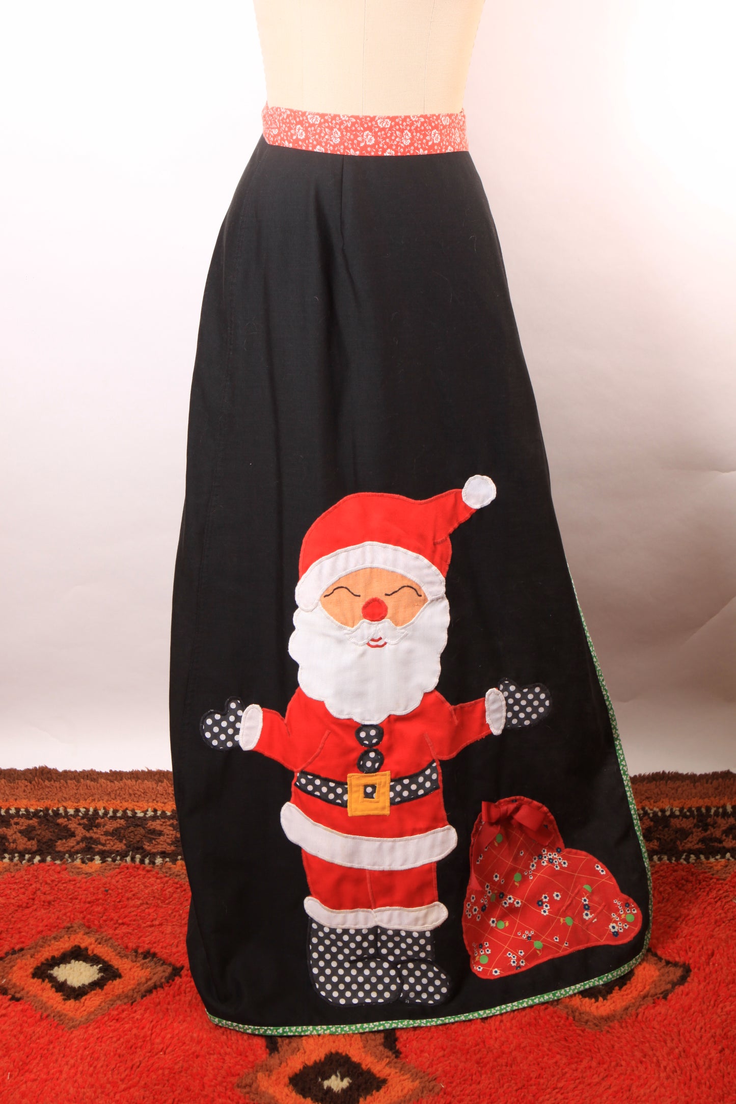 1970s Novelty Christmas Santa Presents and Mice Patchwork Wrap Skirt -M