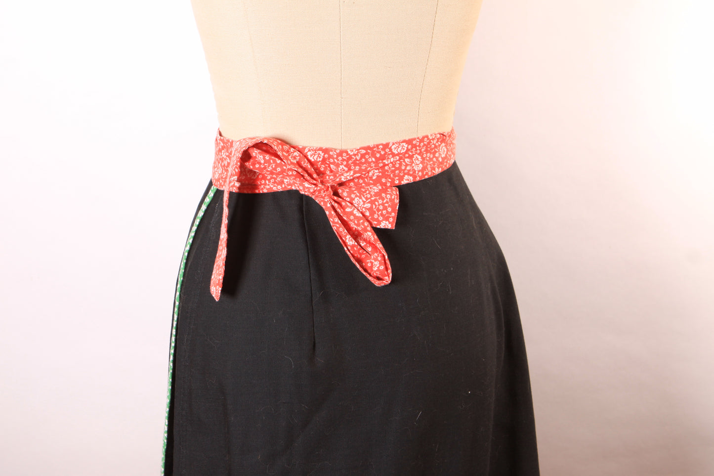 1970s Novelty Christmas Santa Presents and Mice Patchwork Wrap Skirt -M