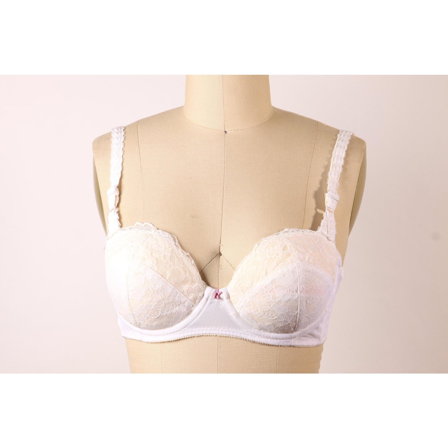1970s White Padded Cup Floral Lace Pink Star Detail Bra by Fredericks of Hollywood-36B and 36C