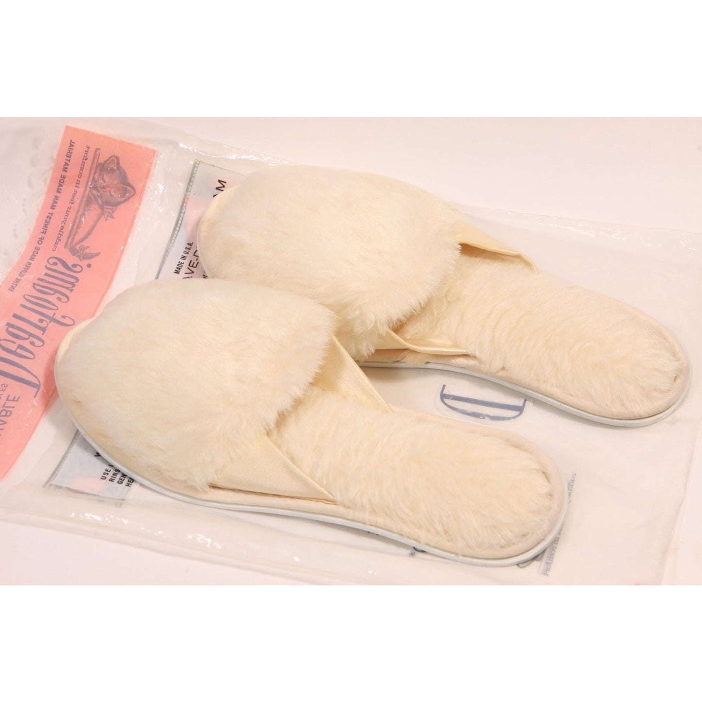 Deadstock 1950s 1960s Cream off White Fuzzy Faux Fur Slippers by Dearfoams-Size 6 1/2-7 1/2