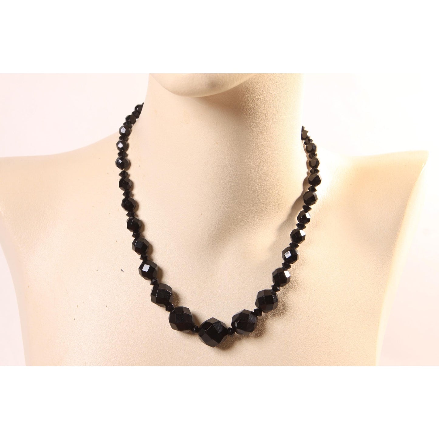 1950s 1960s Black Glass Faceted Beaded Graduated Necklace