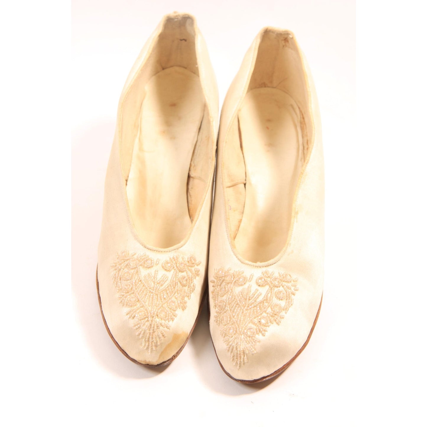 Antique Late 1800s Early 1900s Victorian Edwardian Cream Satin Faux Pearl Beaded Pump High Heel Shoes