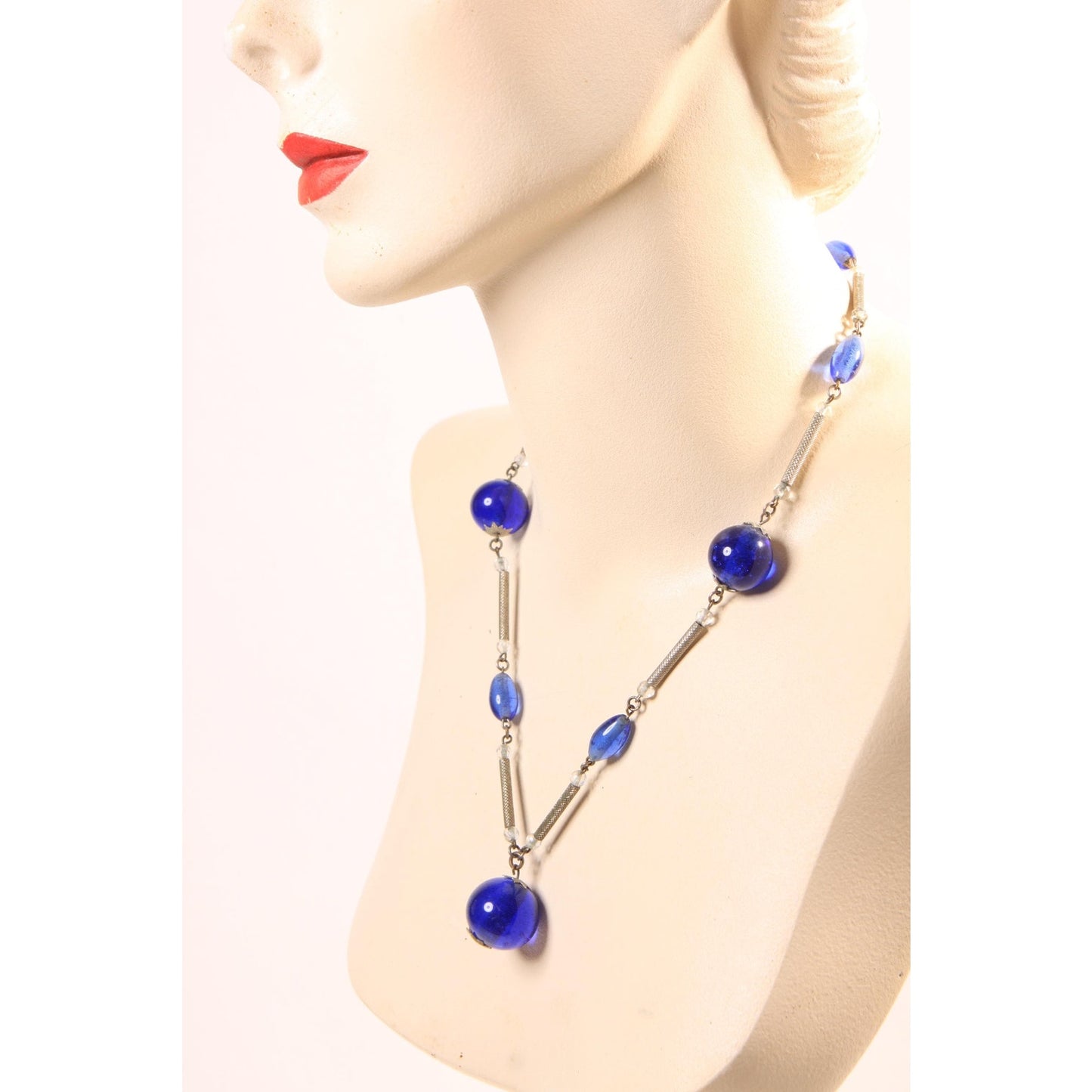 Vintage Clear Blue Glass Orb Circle Drop Pendant Silver Tone Metal Beaded Necklace