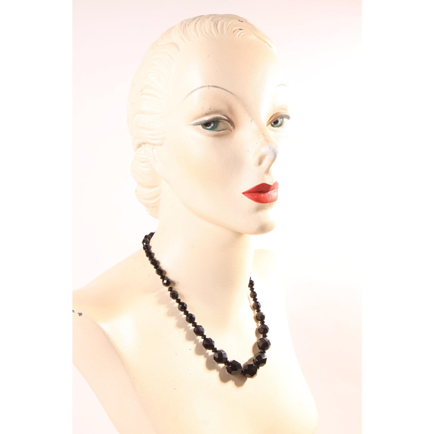 1950s 1960s Black Glass Faceted Beaded Graduated Necklace