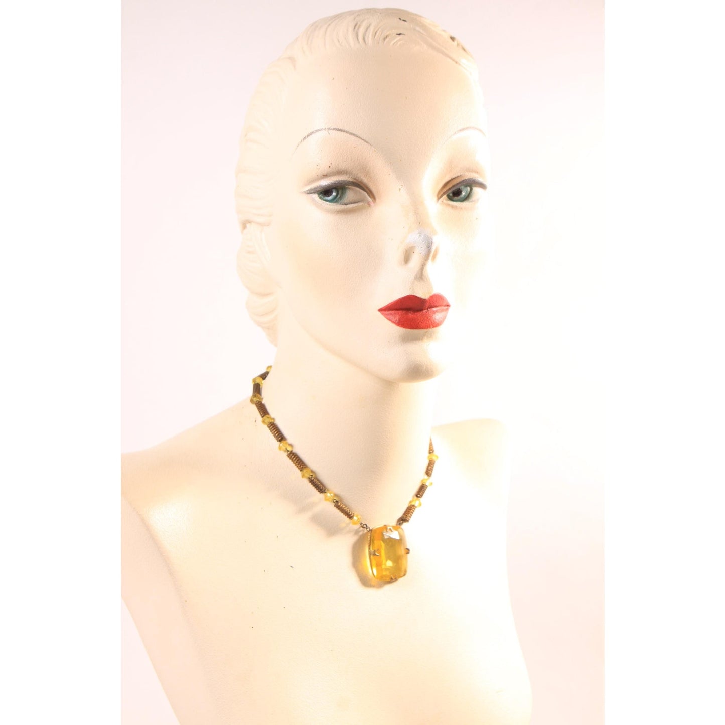 1920s 1930s Art Deco Yellow Glass Faceted Stone Brass Metal Detail Necklace