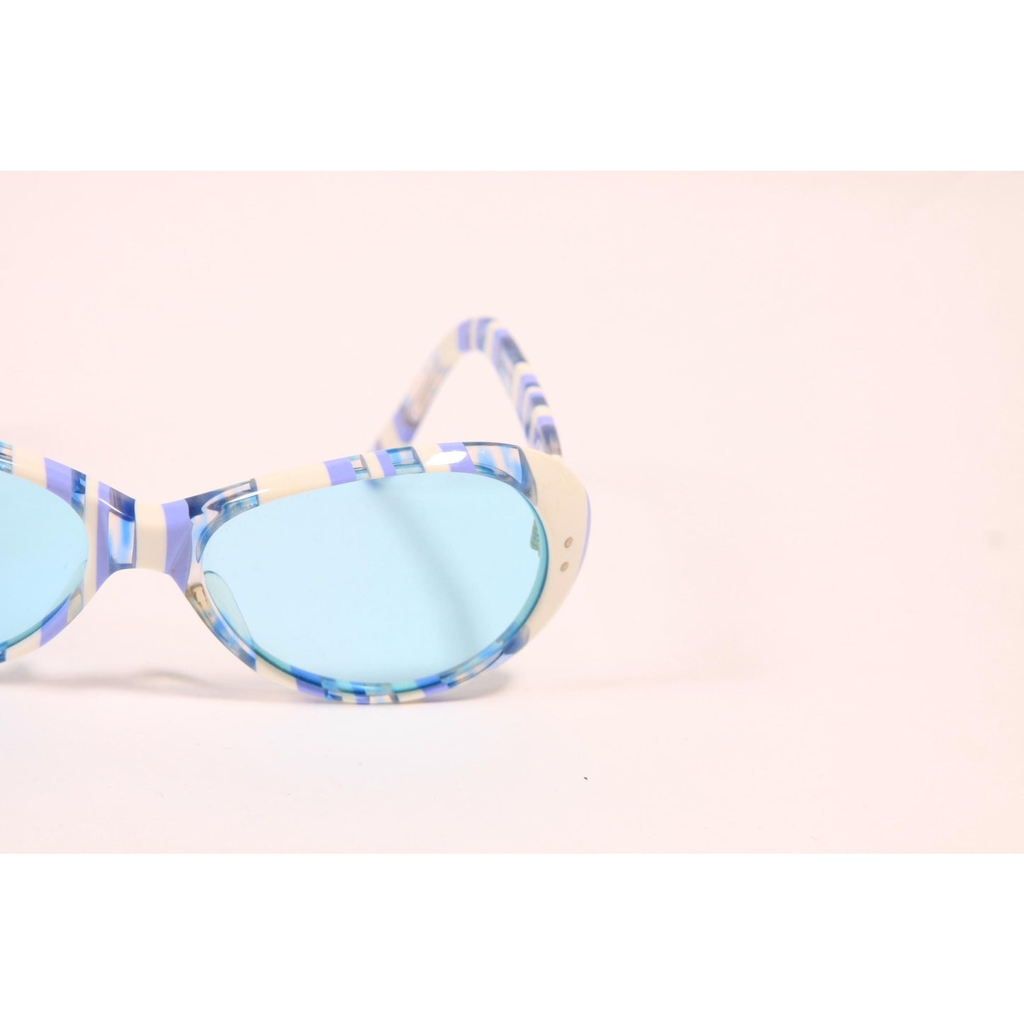 1960s Blue, White and Clear Plastic Round Circle Mod Blue Tint Lens France Sunglasses