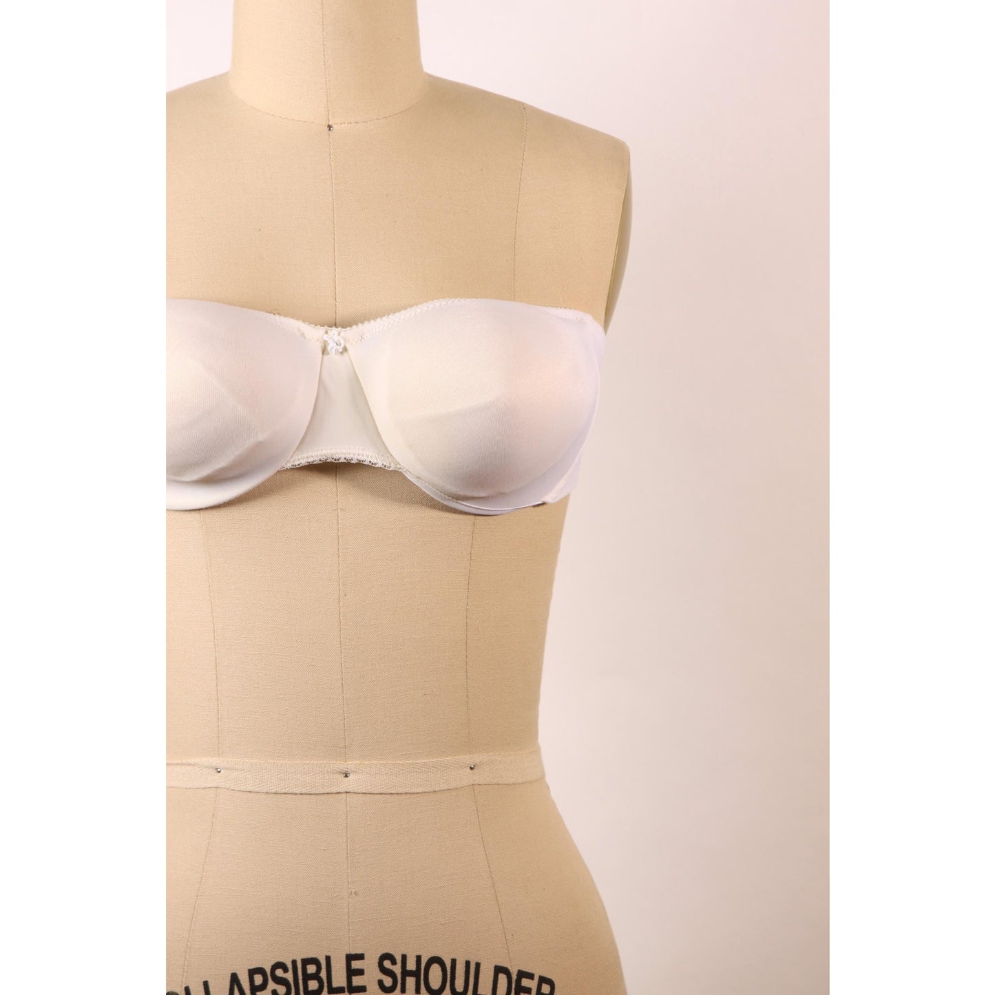 1970s White Strapless Bra by Flexnit-38B