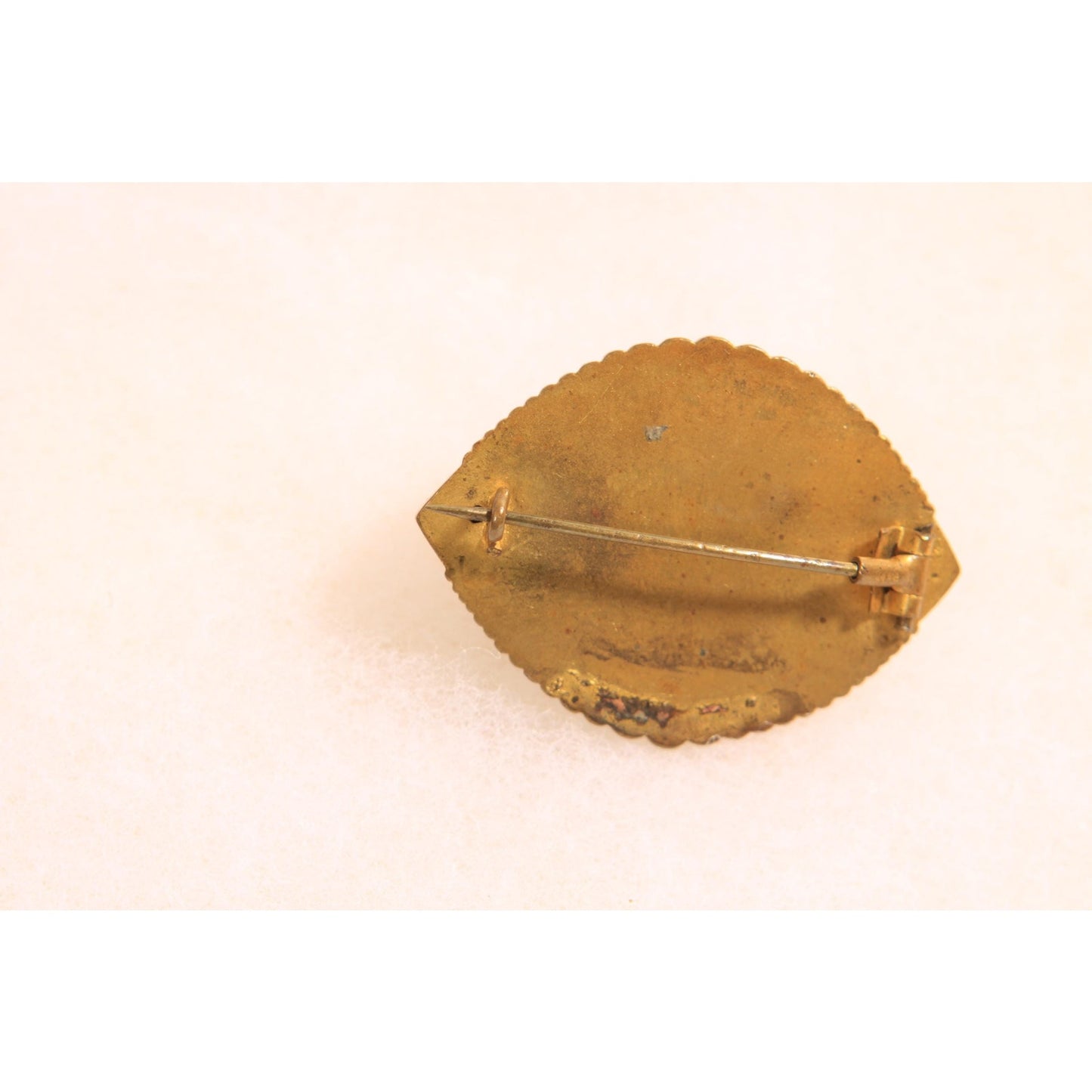 Antique Victorian 1800s Gold Tone Metal Oval Brooch