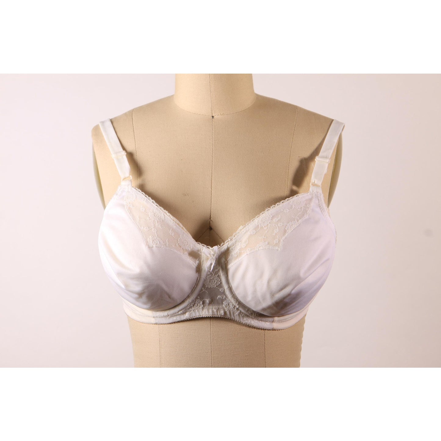 1970s White Sheer Floral Lace Bow Detail Bra by Playtex-38B