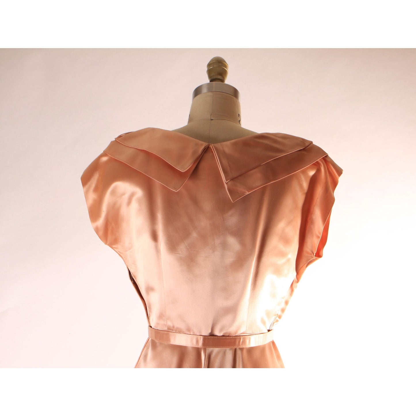 1940s Light Pink Nude Tone Satin Short Sleeve Belted Fit and Flare Dress -S