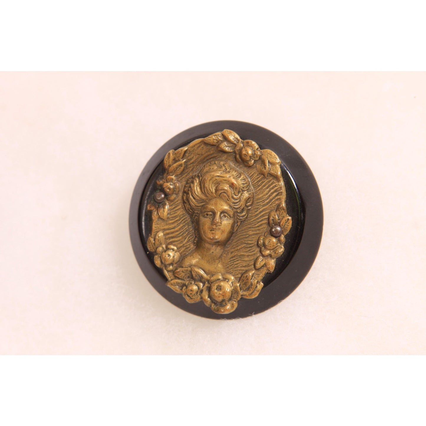 Antique 1800s 1900s Victorian Edwardian Black Brass Relief Art Nouveau Gibson Girl Cameo Brooch