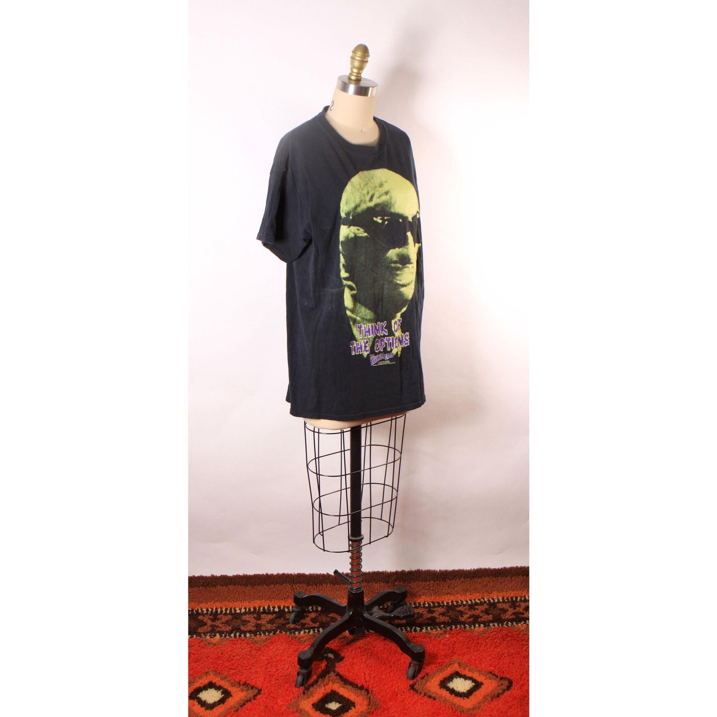 1990s Y2K 2000s Black Short Sleeve Glow in the Dark Universal Monsters Horror Invisible Man T-Shirt by Gildan -M