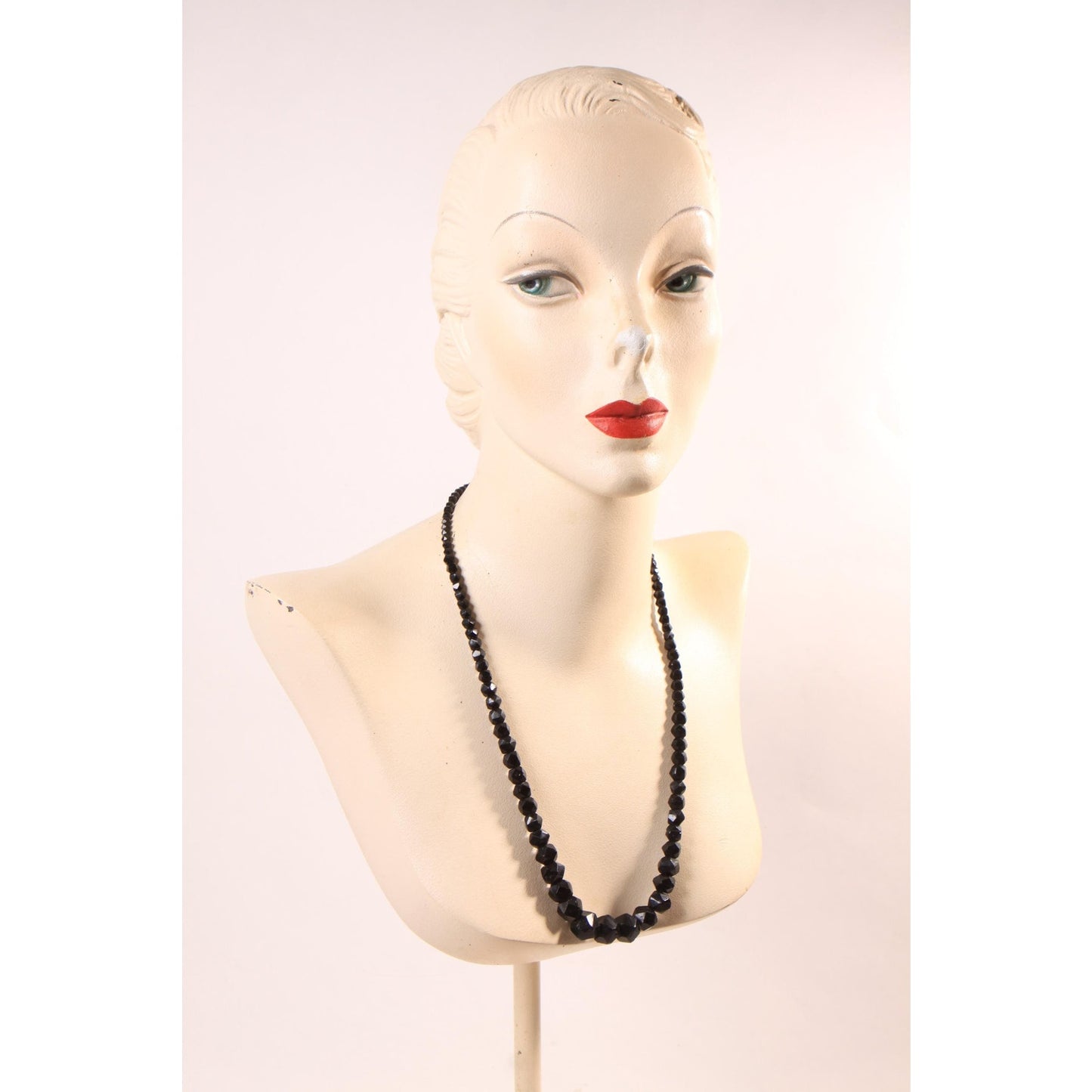 Vintage Black Faceted Glass Graduated Beaded Necklace