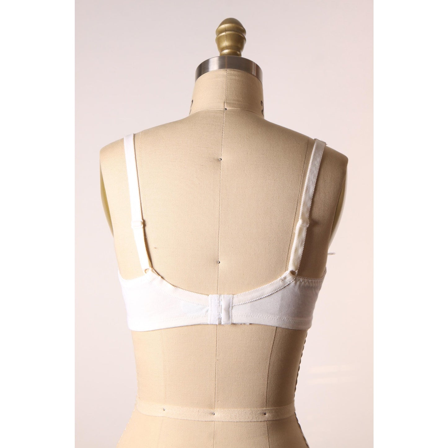 1970s White Light Padded Cup Bow Detail Bra by Sears-38A