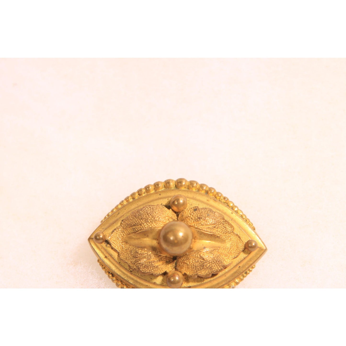 Antique Victorian 1800s Gold Tone Metal Oval Brooch