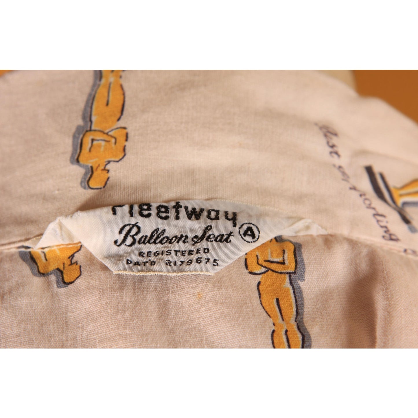 1950s Novelty Cream Pink, Gold and Black Best Supporting Role Oscar Mens Pajama Top by Pleetway - XL