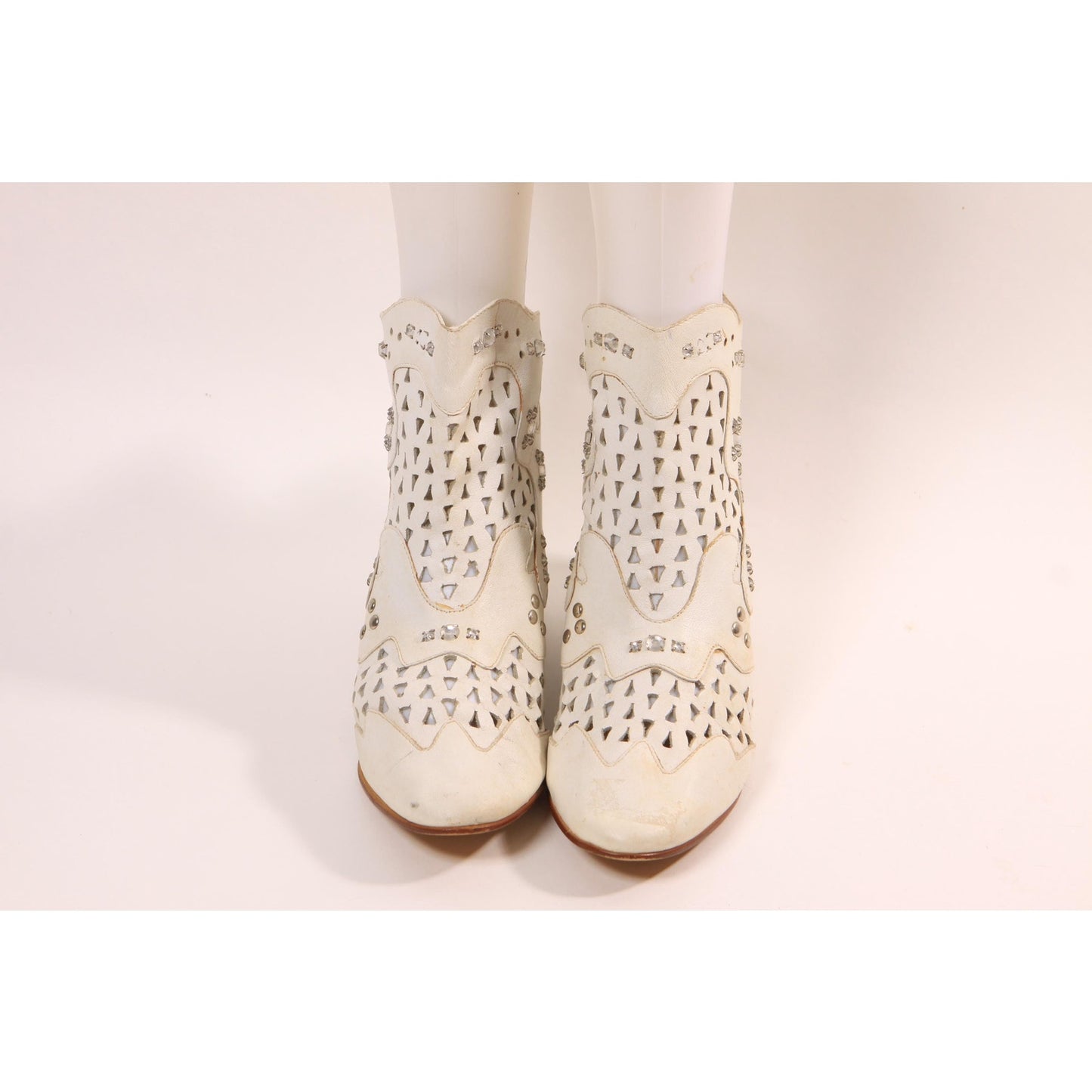 1980s White Leather Bedazzled Rhinestone Slip On Cowgirl Ankle Boots by Q-Thrill -Size 6 1/2