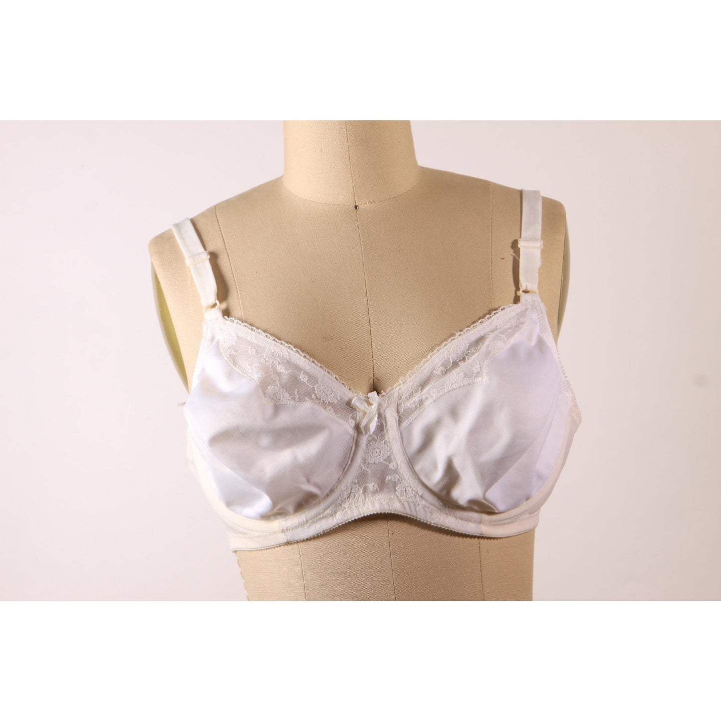 1970s White Sheer Floral Lace Bow Detail Bra by Playtex-38B