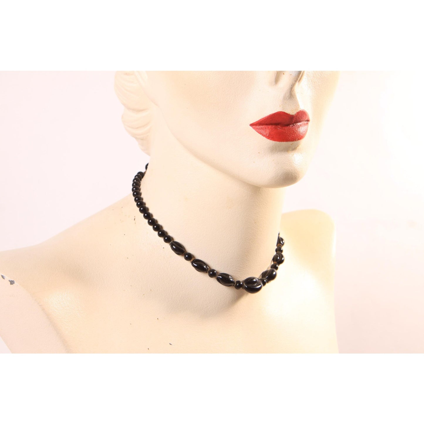1950s Black Beaded Oval Twisted Necklace