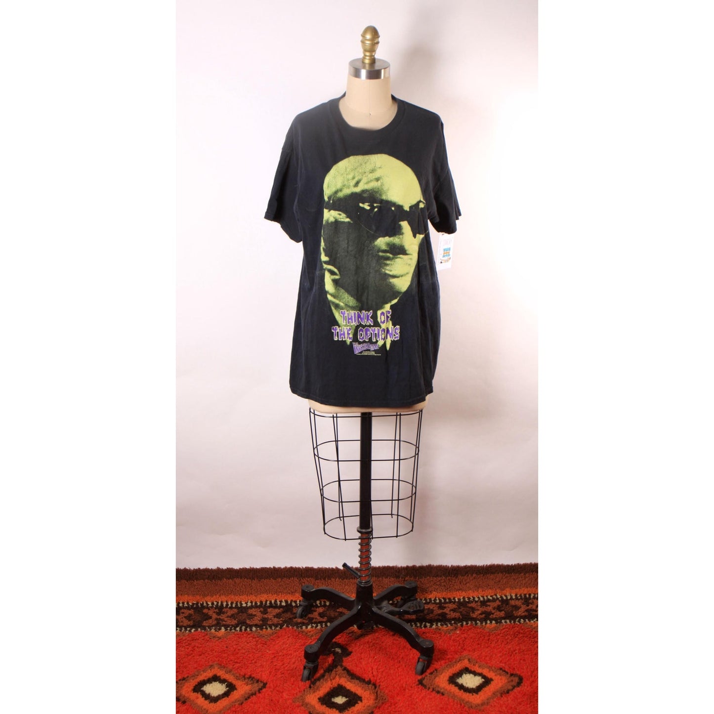 1990s Y2K 2000s Black Short Sleeve Glow in the Dark Universal Monsters Horror Invisible Man T-Shirt by Gildan -M