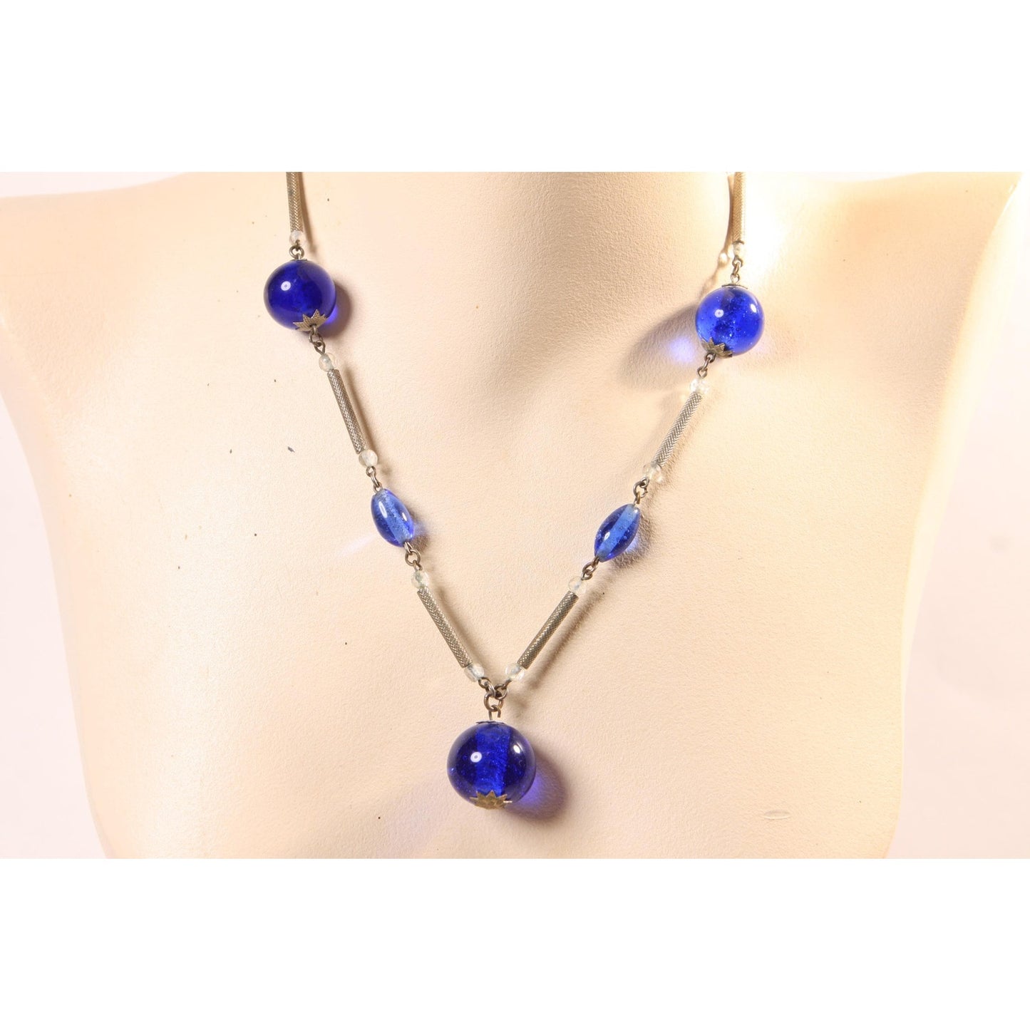 Vintage Clear Blue Glass Orb Circle Drop Pendant Silver Tone Metal Beaded Necklace