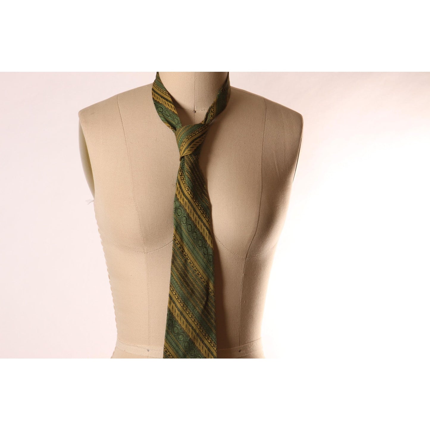 1970s Green and Yellow Patterned Necktie Tie