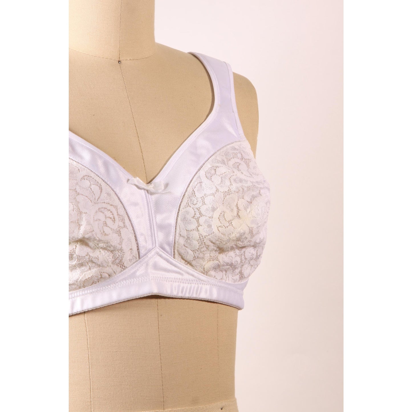 1980s Sheer White Floral Lace Bow Detail Bra by Playtex-38B
