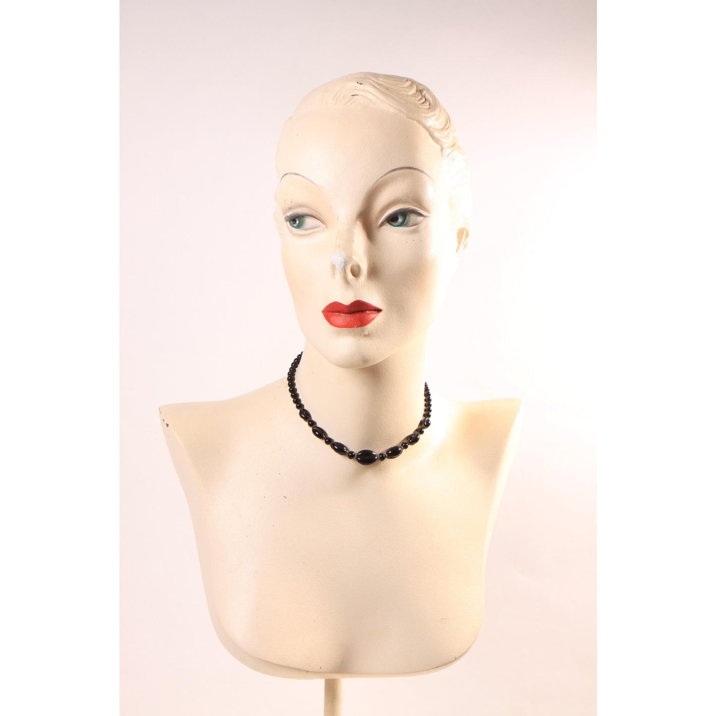 1950s Black Beaded Oval Twisted Necklace