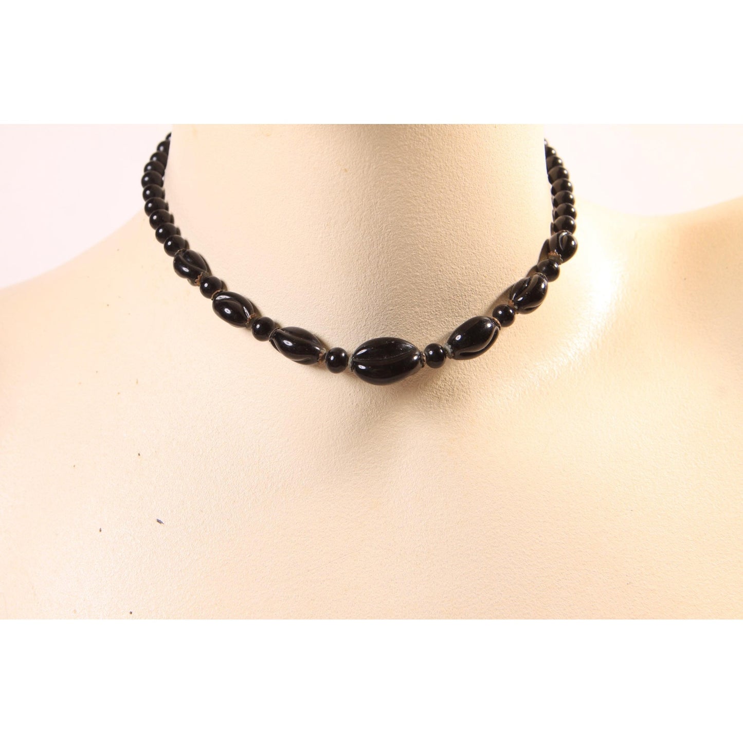 1950s Black Beaded Oval Twisted Necklace